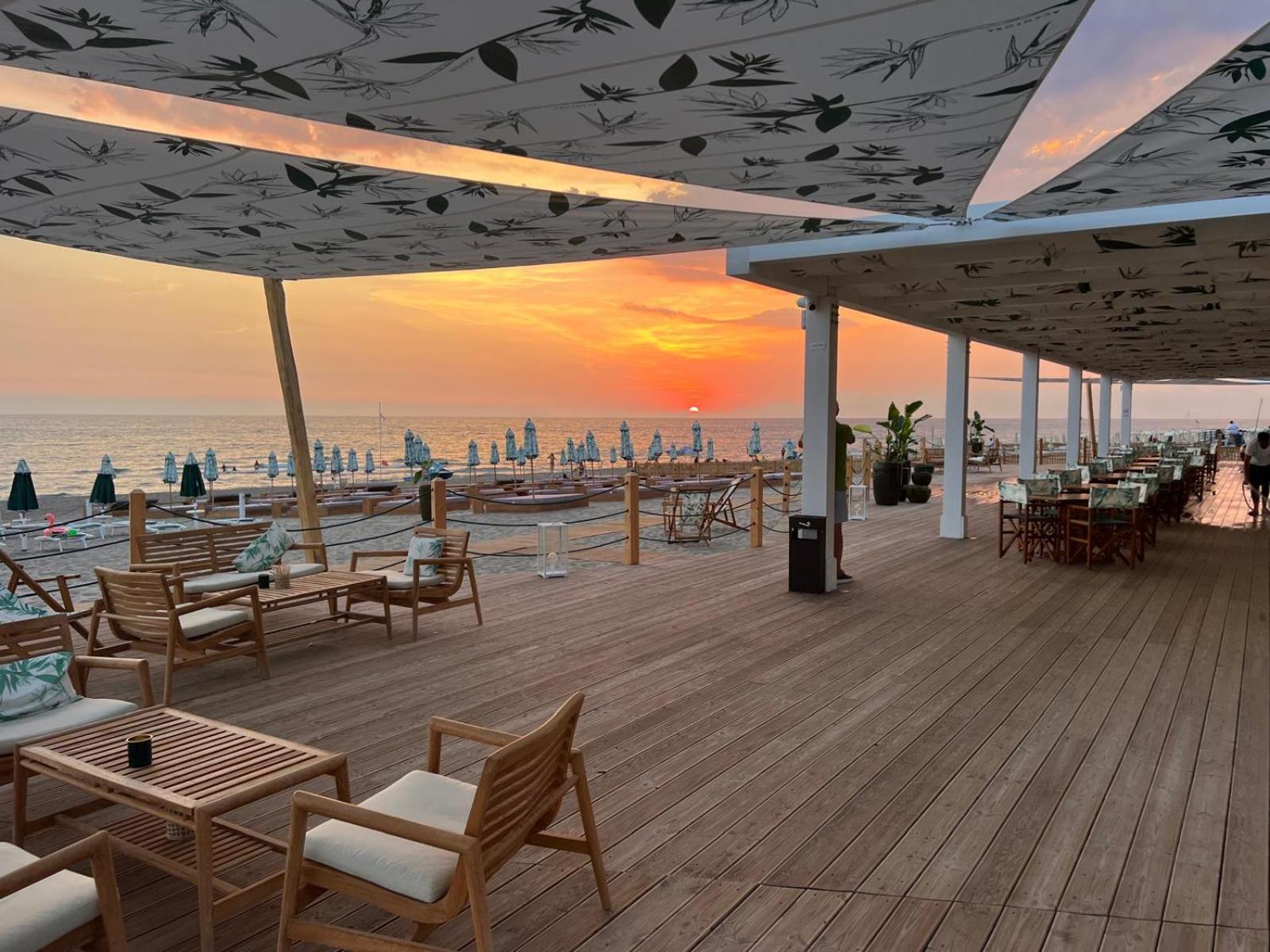 Hotel Cerere Паестум Екстериор снимка